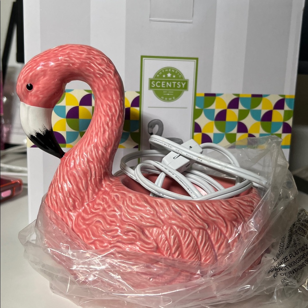 Scentsy Coral Pink Flamingo Ceramic Plug-In Wax Warmer